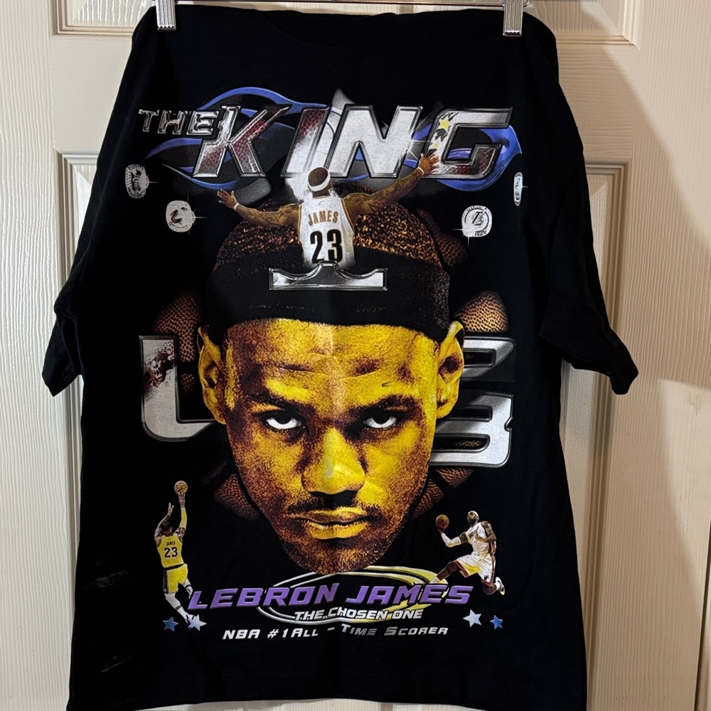 Black Graphic T-Shirt with Bold Design LeBron James